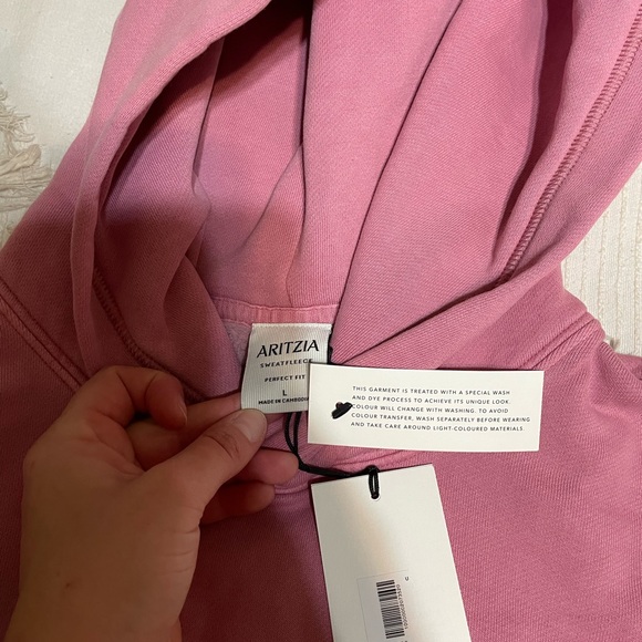 Aritzia Perfect Fit Hoodie - Picture 5 of 7